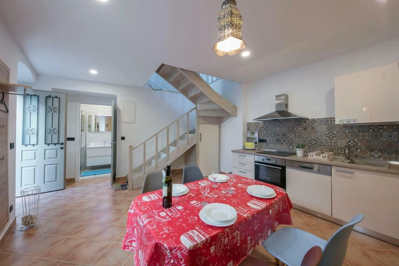Apartments Villa Adrienne Mali Lošinj 0*,