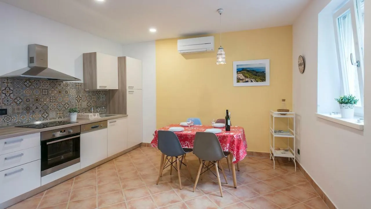 Apartments Villa Adrienne Mali Lošinj
